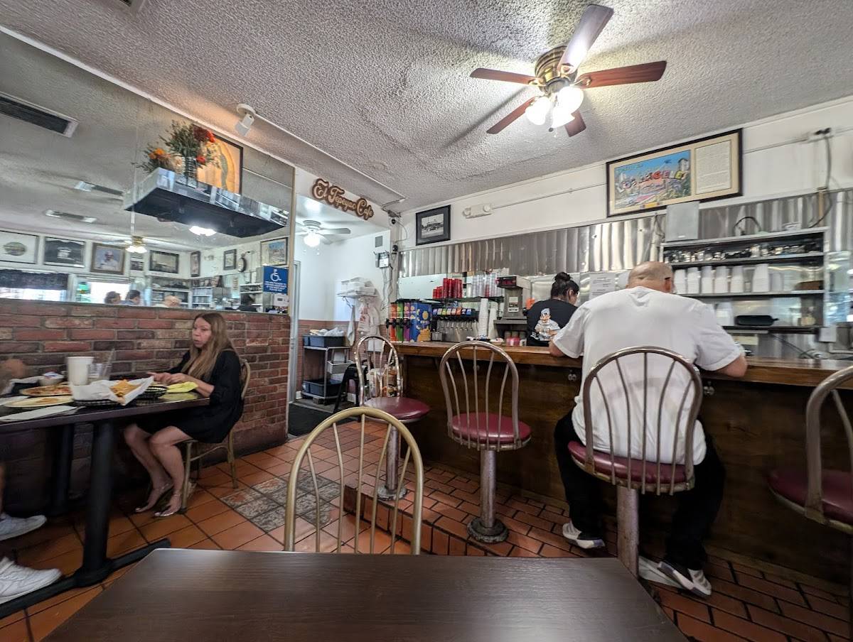 El Tepeyac Cafe restaurant in Los Angeles - photo 7