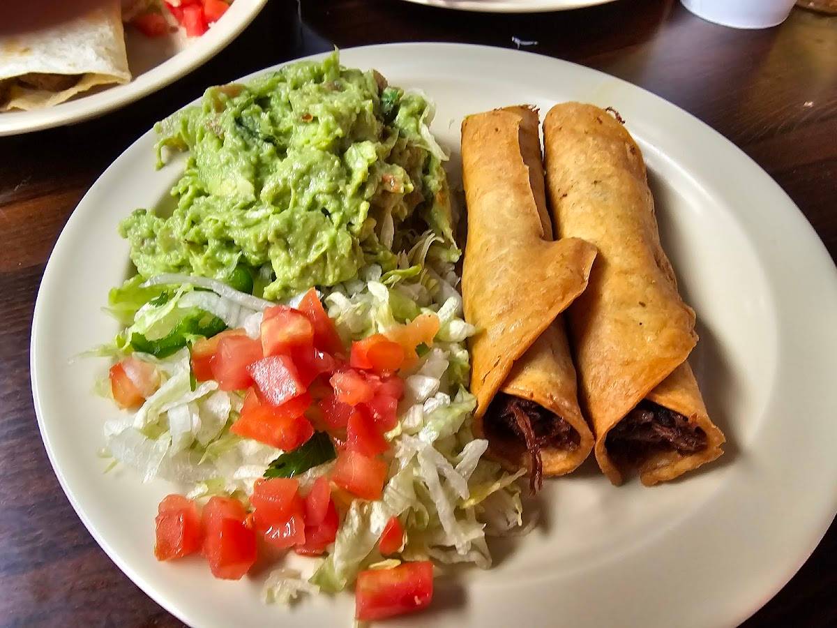 El Tepeyac Cafe restaurant in Los Angeles - photo 8