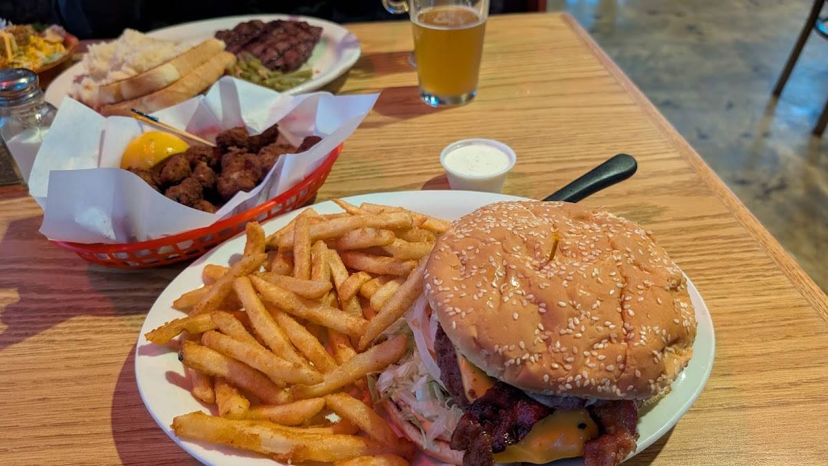 Redland Cafe restaurant in Oregon City - photo 3
