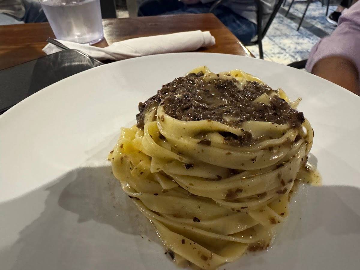 Pasta Sisters restaurant in Culver City - photo 6