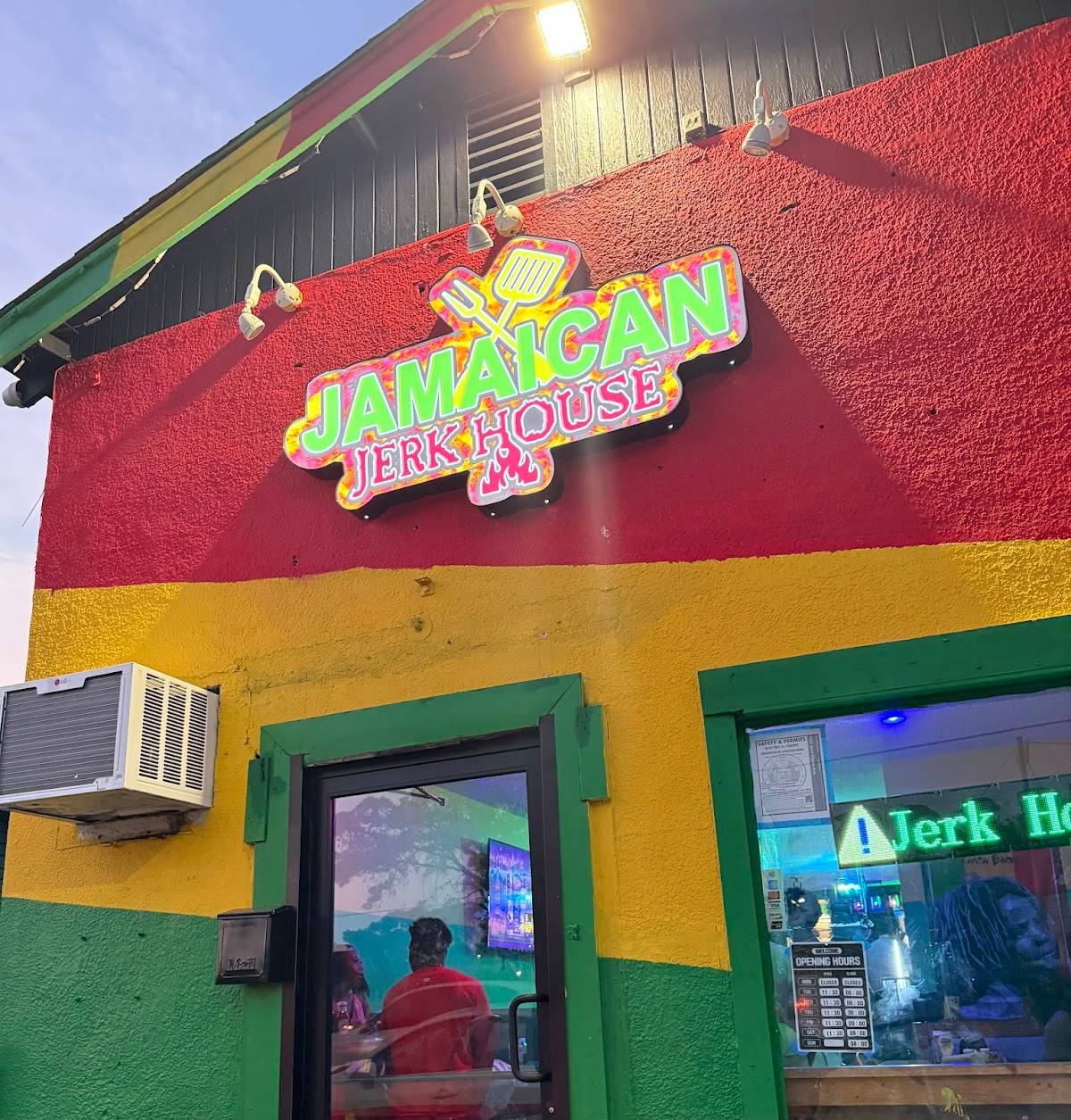 Jamaican Jerk House restaurant in New Orleans - photo 7