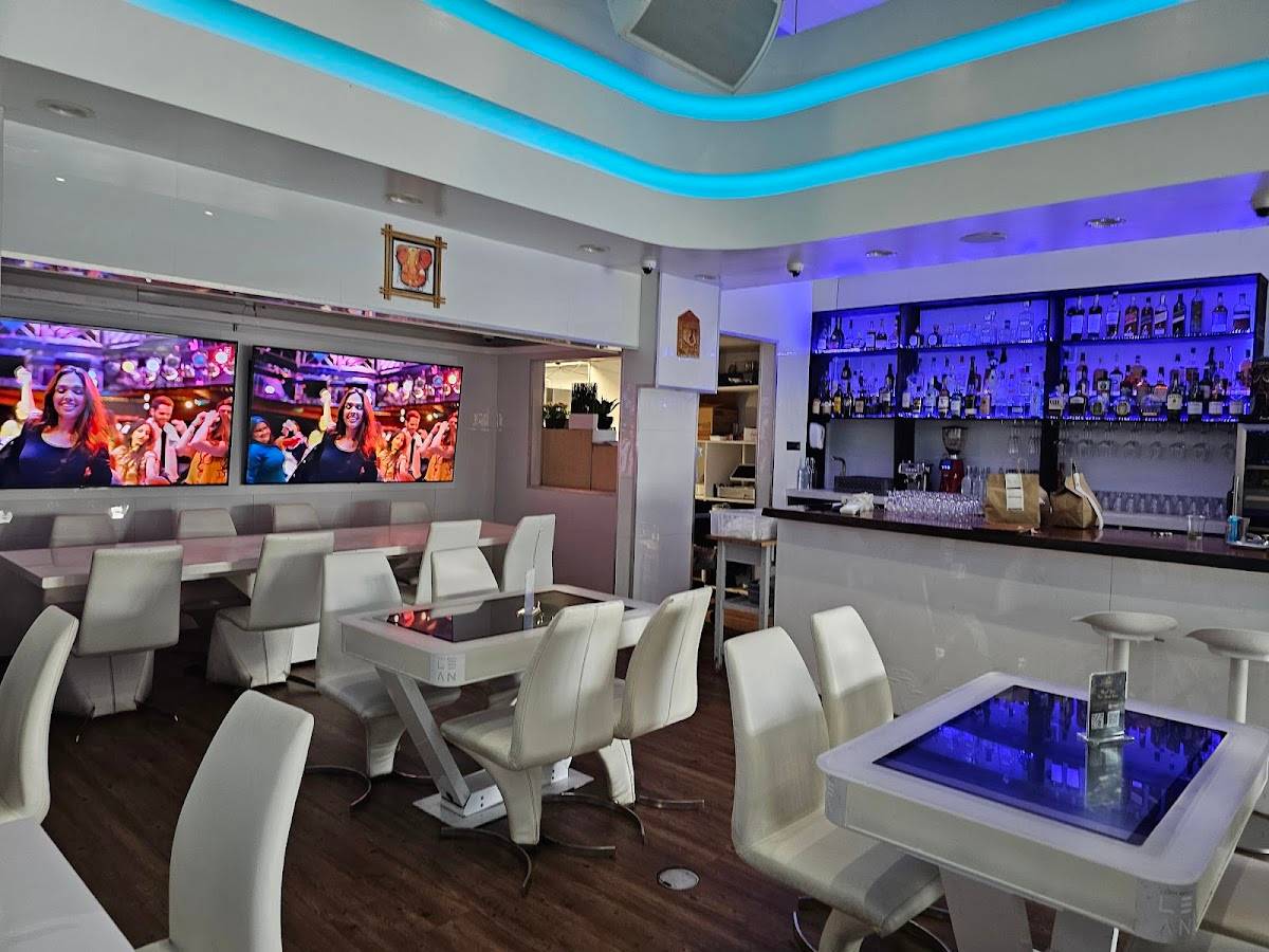 Akash Miami Beach restaurant in Miami Beach - photo 4