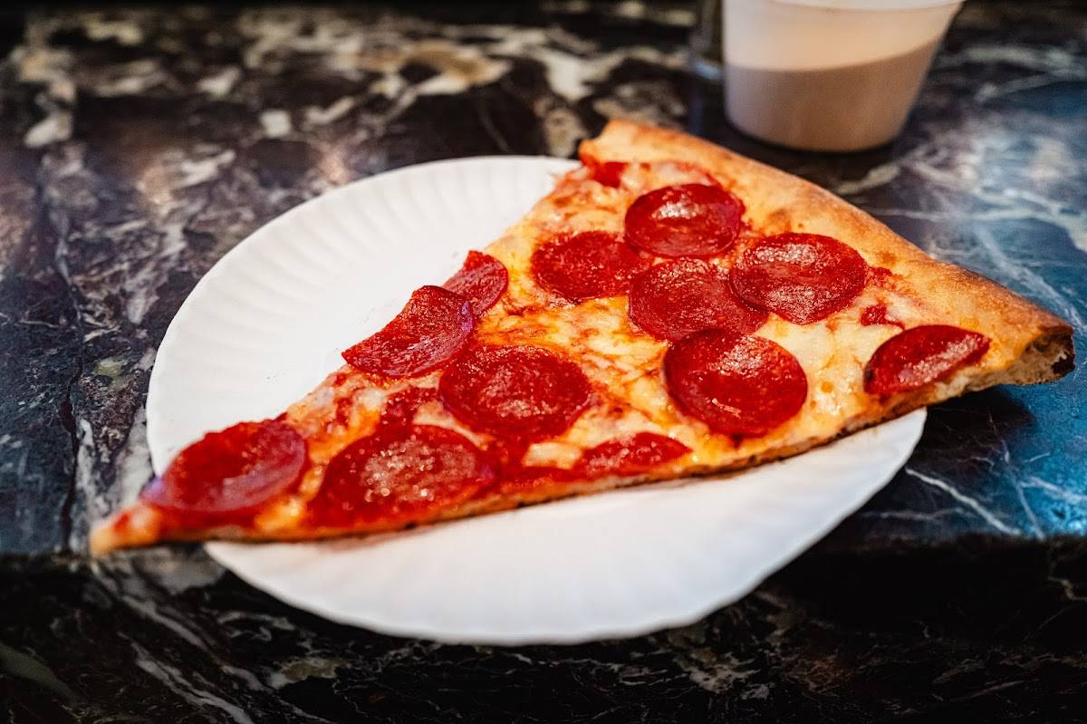 Joe's Pizza Broadway restaurant in New York City - photo 2