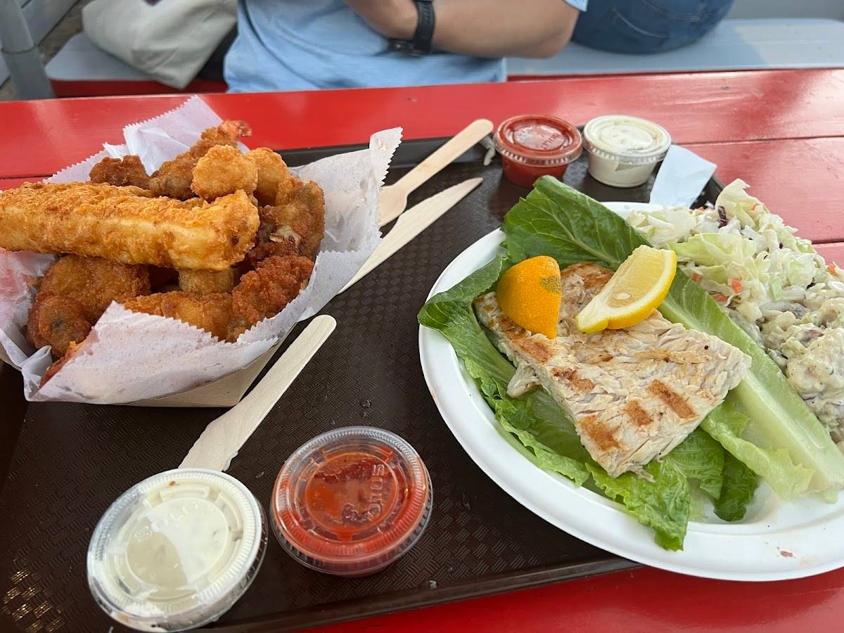 Malibu Seafood restaurant in Malibu - photo 3