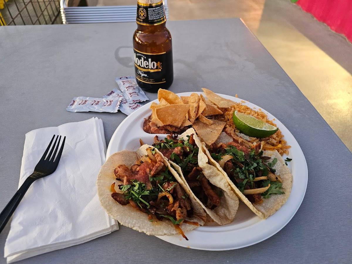 Pinches Tacos - Photo 8