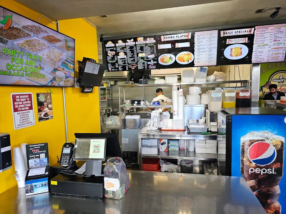 Roberto's Taco Shop restaurant in Reno - photo 8