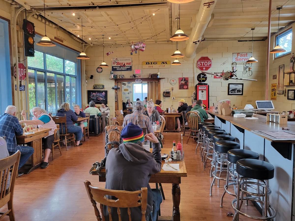 The Pump Cafe restaurant in Springfield - photo 4