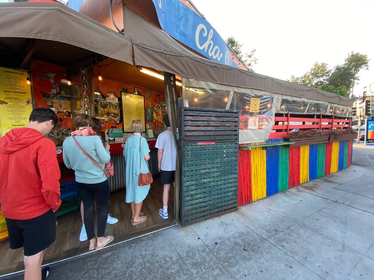 Cha Cha Chicken restaurant in Santa Monica - photo 4