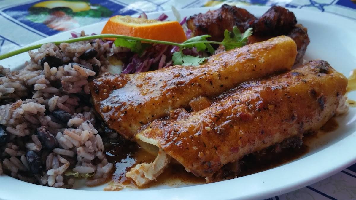 Cha Cha Chicken restaurant in Santa Monica - photo 10
