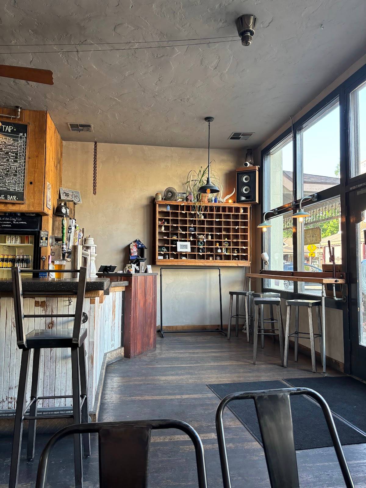 The Alley restaurant in Mariposa - photo 4