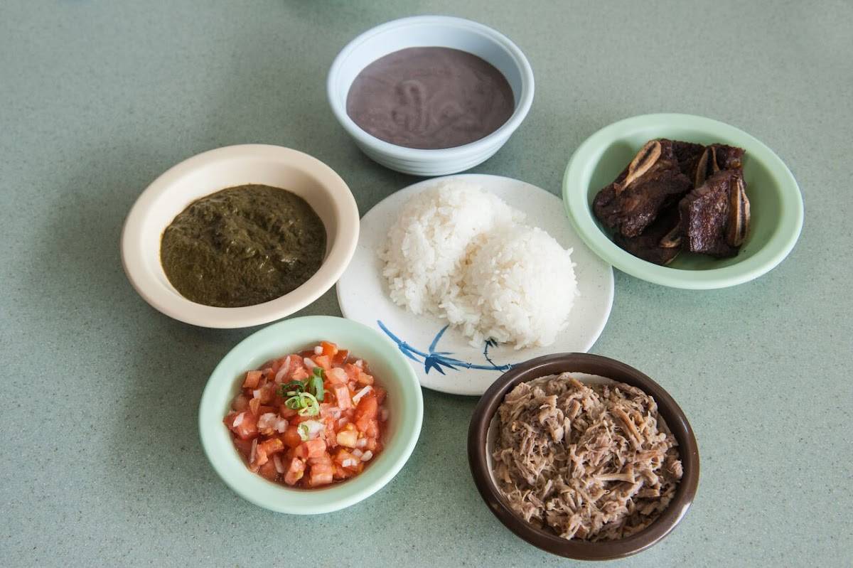 Helena's Hawaiian Food restaurant in Honolulu - photo 2