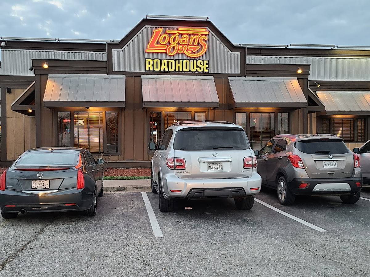 Logan's Roadhouse restaurant in Houston - main photo