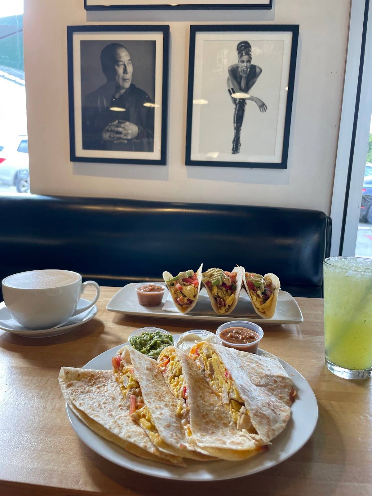 Literati Cafe restaurant in Los Angeles - photo 2