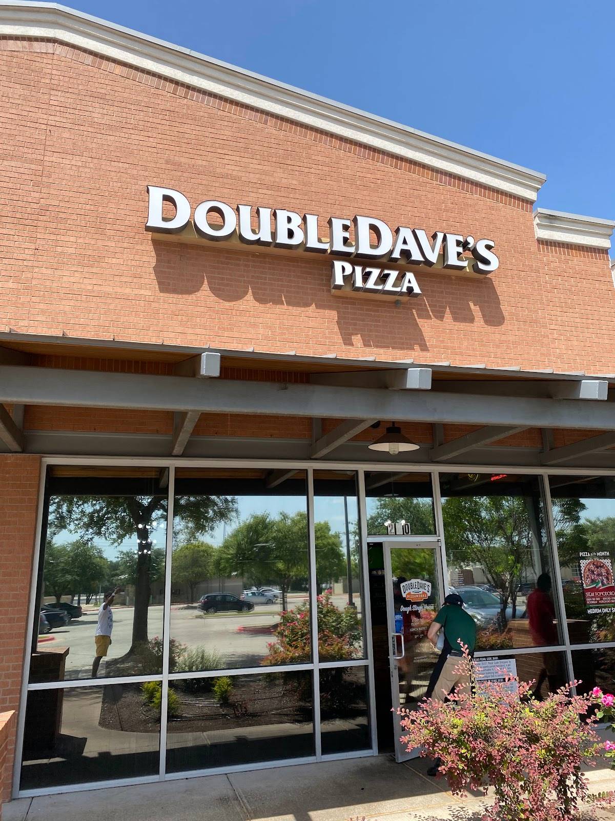 DoubleDave's Pizzaworks restaurant in Austin - photo 3