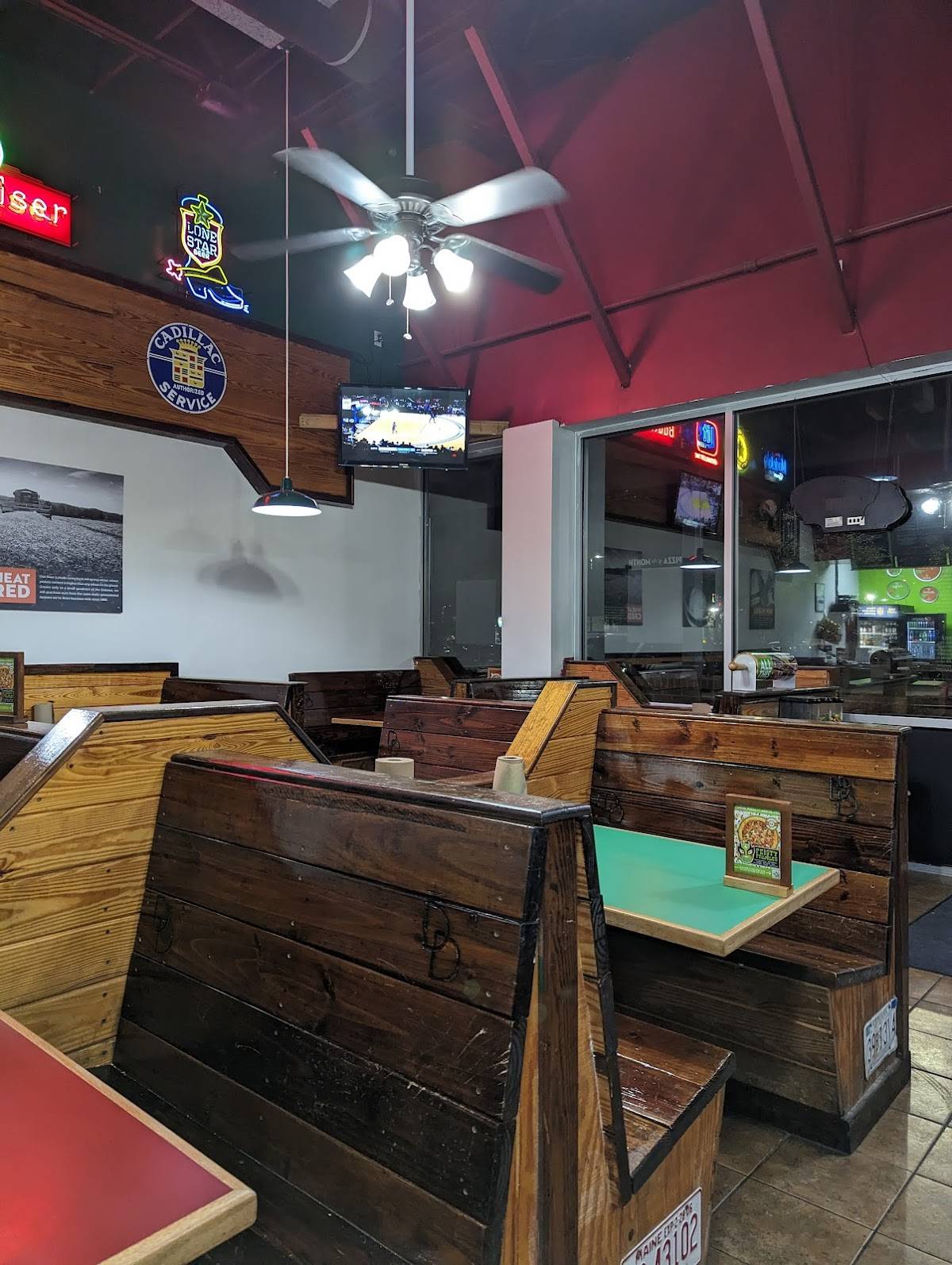 DoubleDave's Pizzaworks restaurant in Austin - photo 4