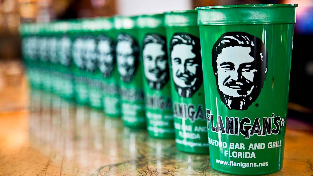 Flanigan's Seafood Bar and Grill restaurant in Miami - photo 3