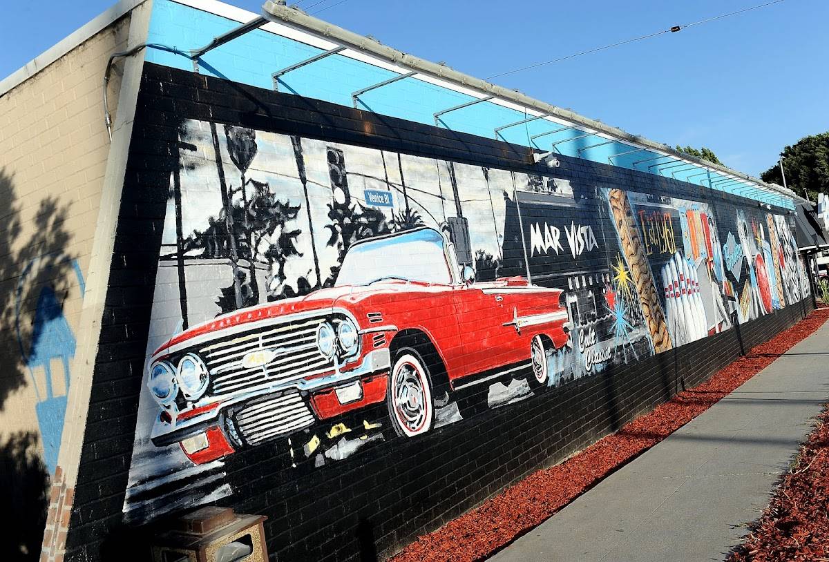 Lucky Strike Mar Vista restaurant in Los Angeles - photo 3