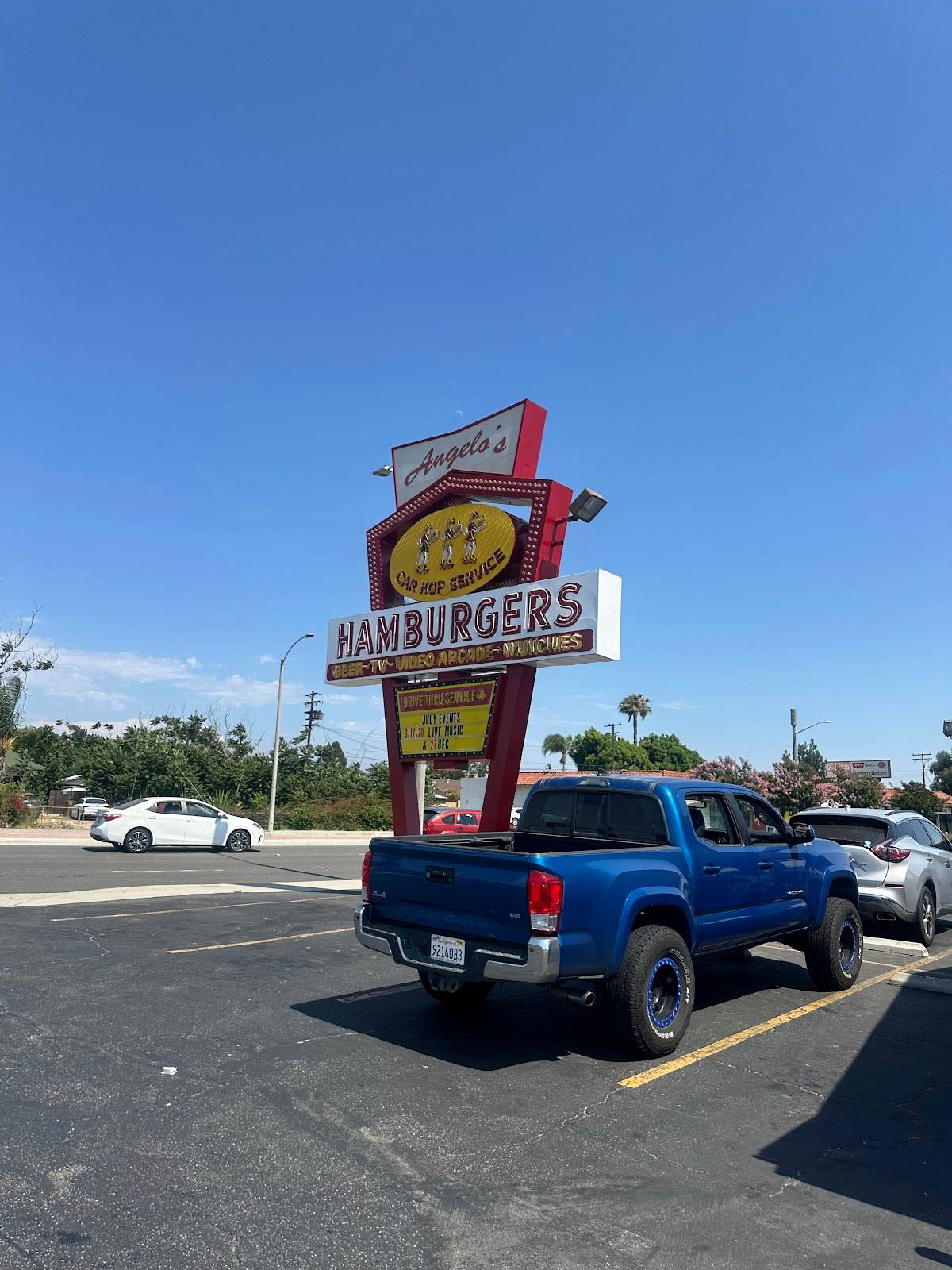 Angelo's Hamburgers restaurant in Anaheim - photo 4