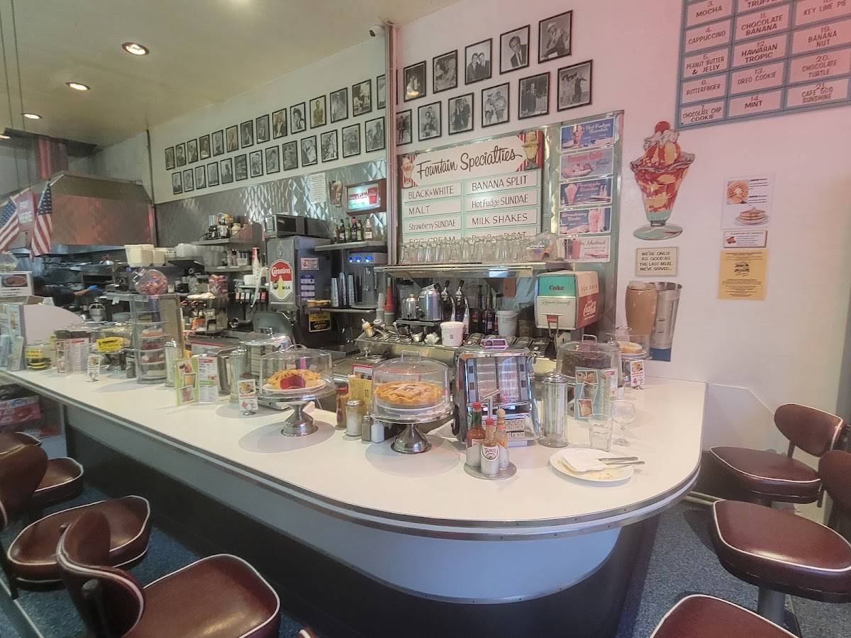Cafe 50's Diner - West LA restaurant in Los Angeles - photo 2