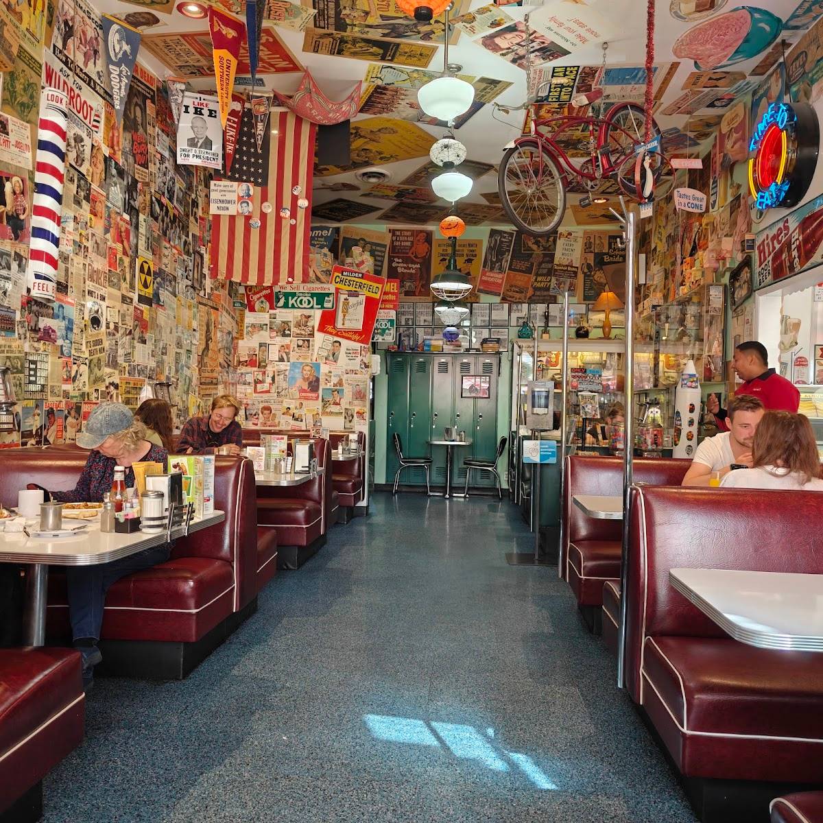 Cafe 50's Diner - West LA restaurant in Los Angeles - photo 4