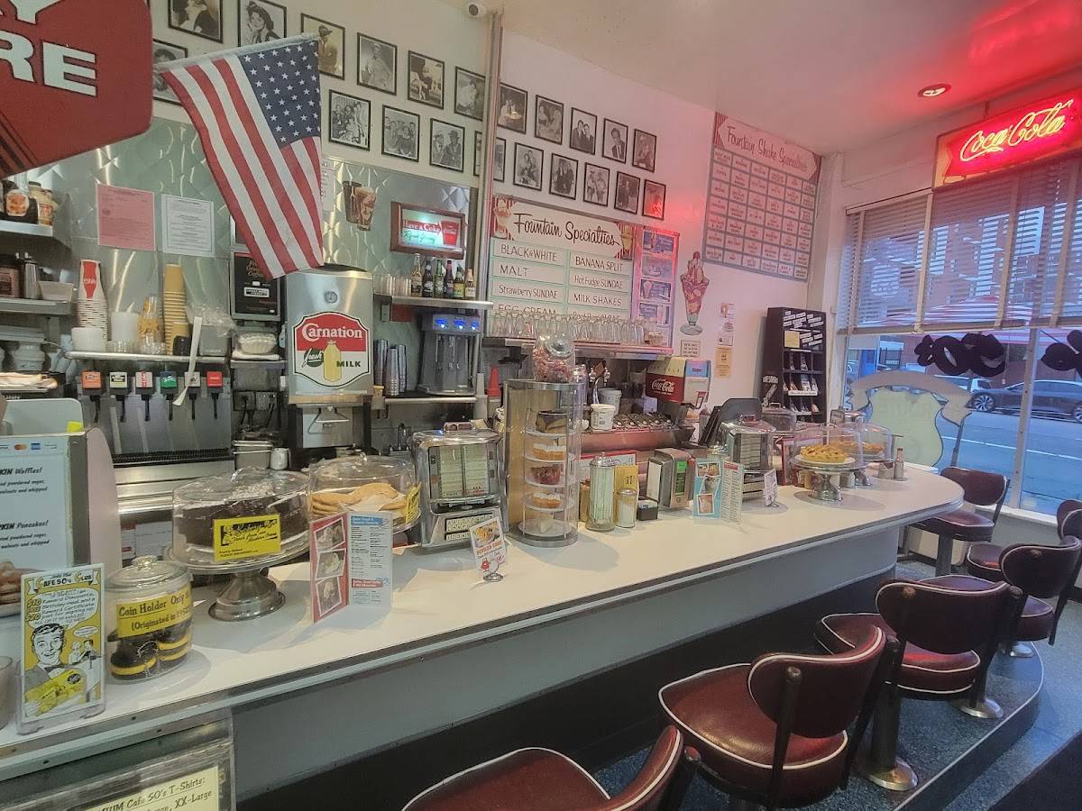 Cafe 50's Diner - West LA restaurant in Los Angeles - photo 5