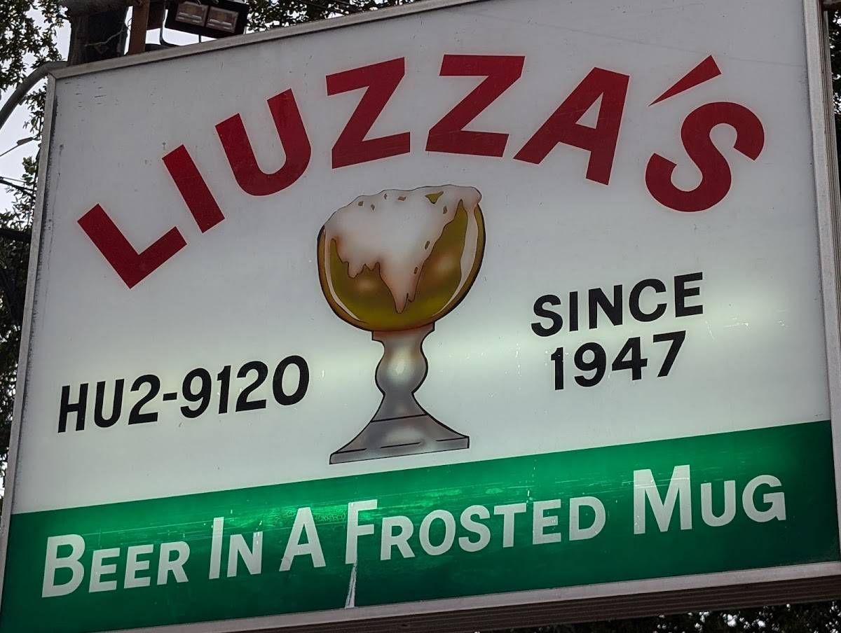 Liuzza's Restaurant & Bar restaurant in New Orleans - photo 3