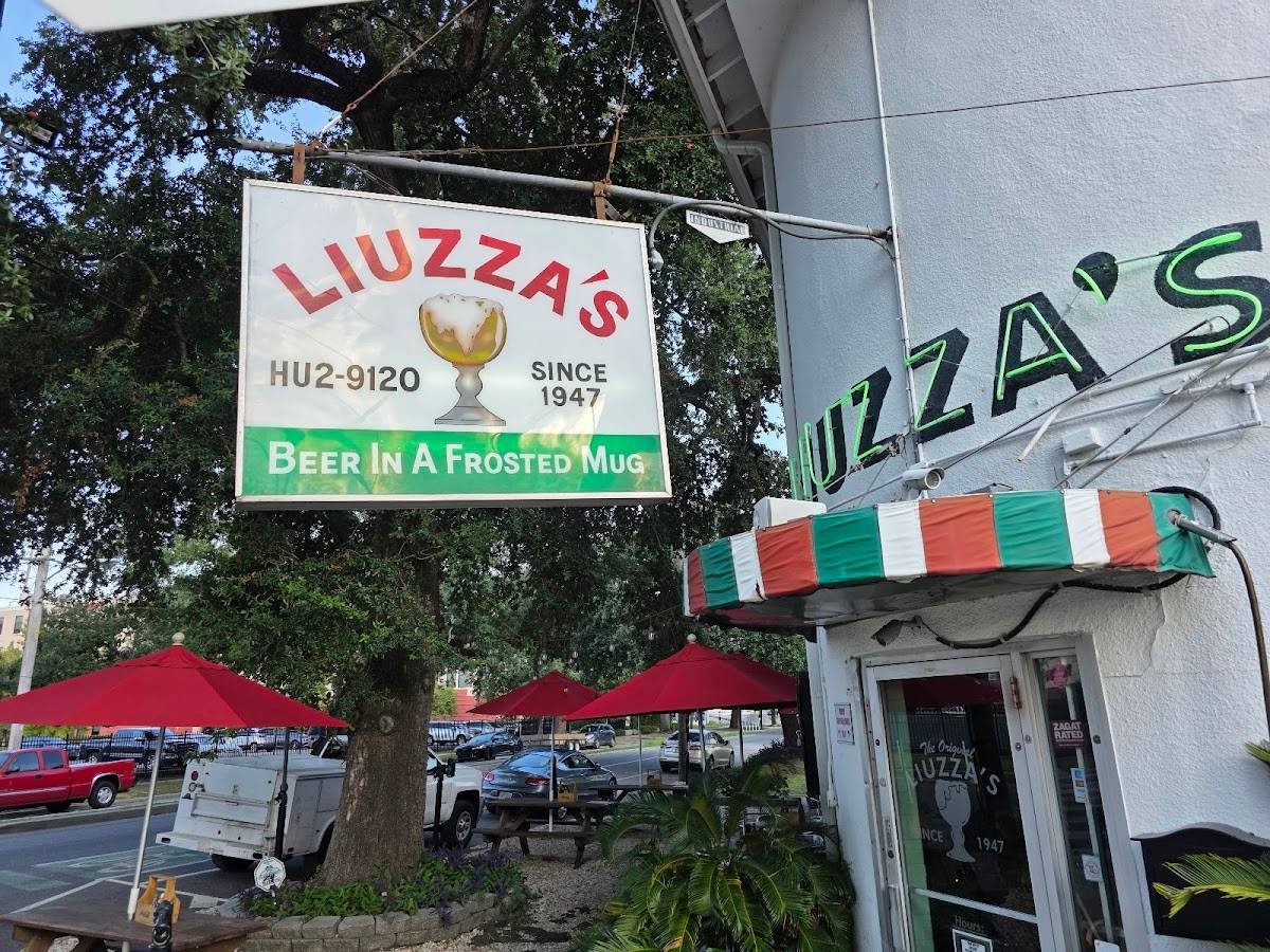 Liuzza's Restaurant & Bar restaurant in New Orleans - photo 4