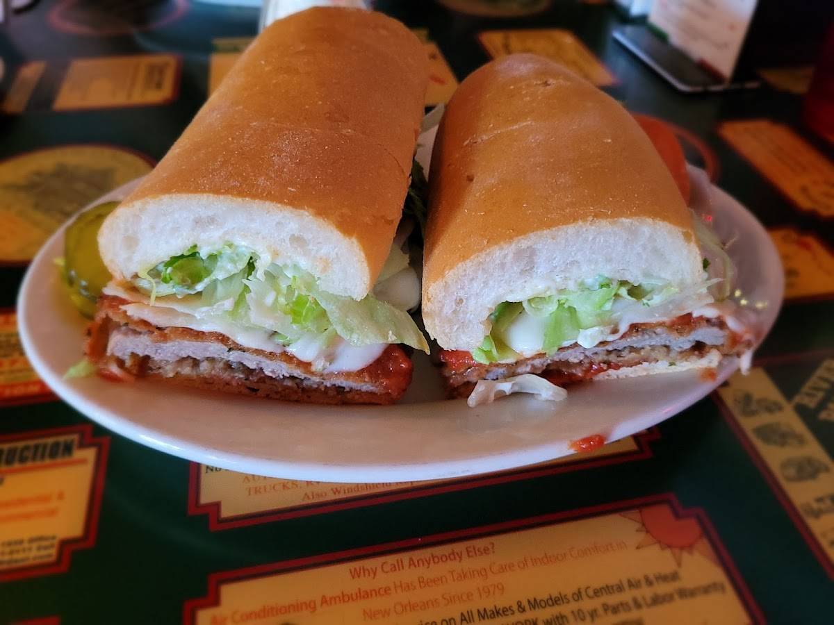 Liuzza's Restaurant & Bar restaurant in New Orleans - photo 5