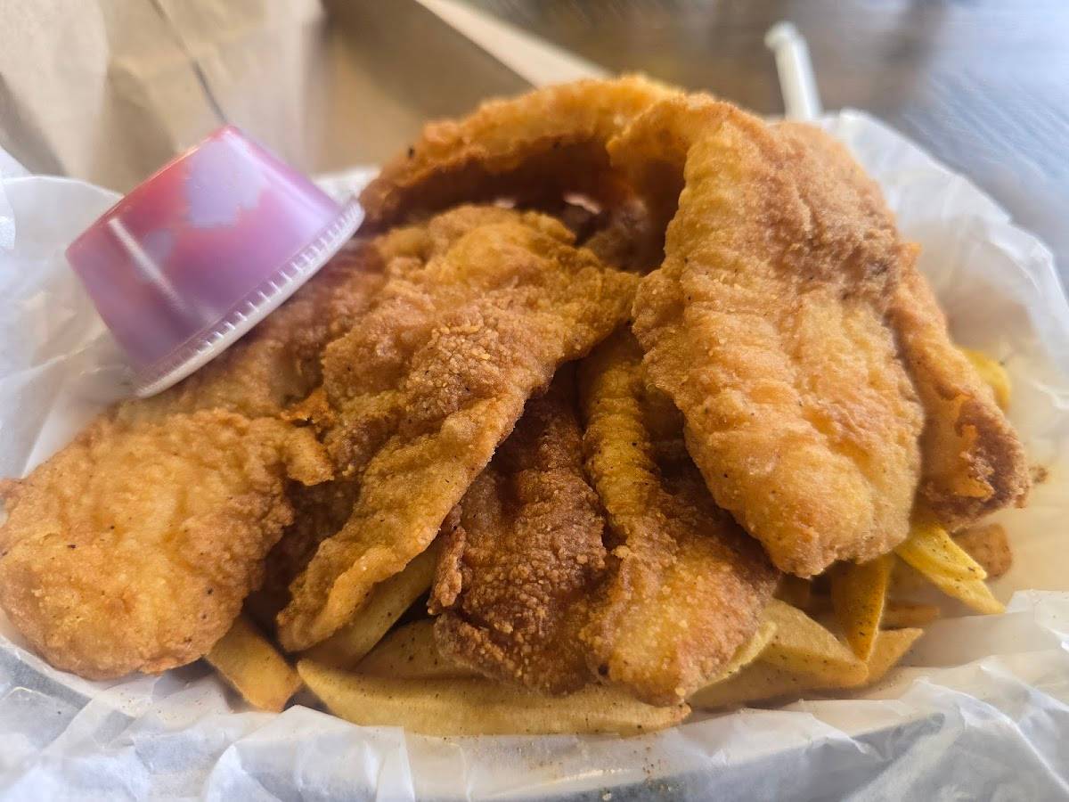 Bayseas Catfish House restaurant in San Antonio - photo 3