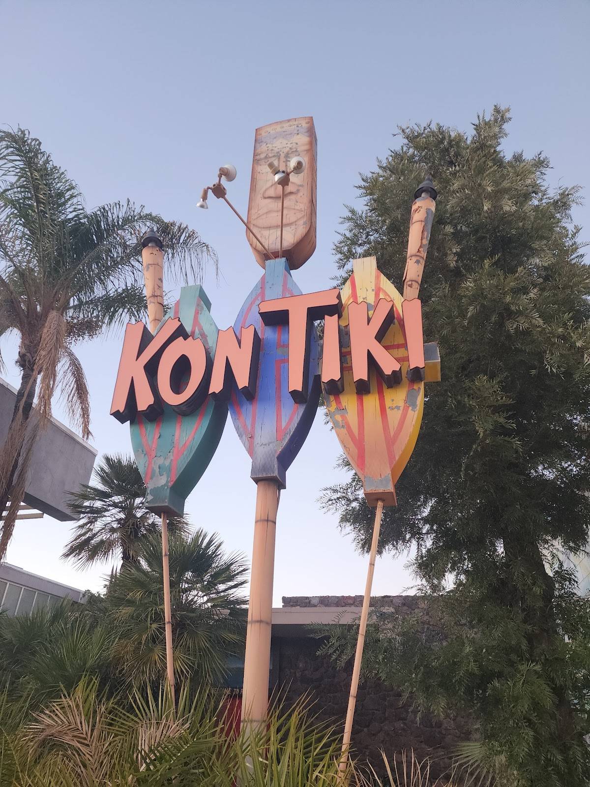 Kon Tiki Restaurant & Lounge restaurant in Tucson - photo 4