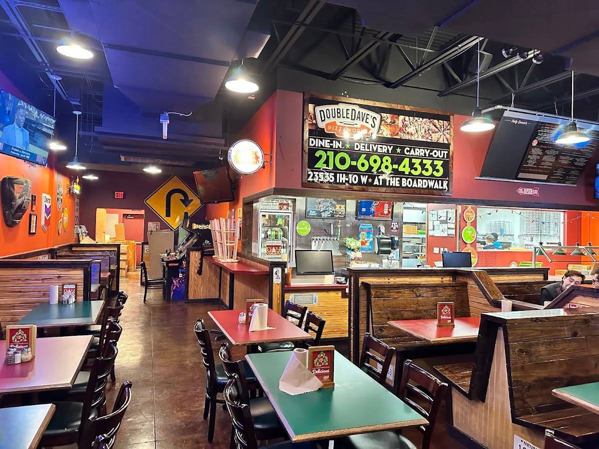 DoubleDave's Pizzaworks restaurant in San Antonio - photo 5