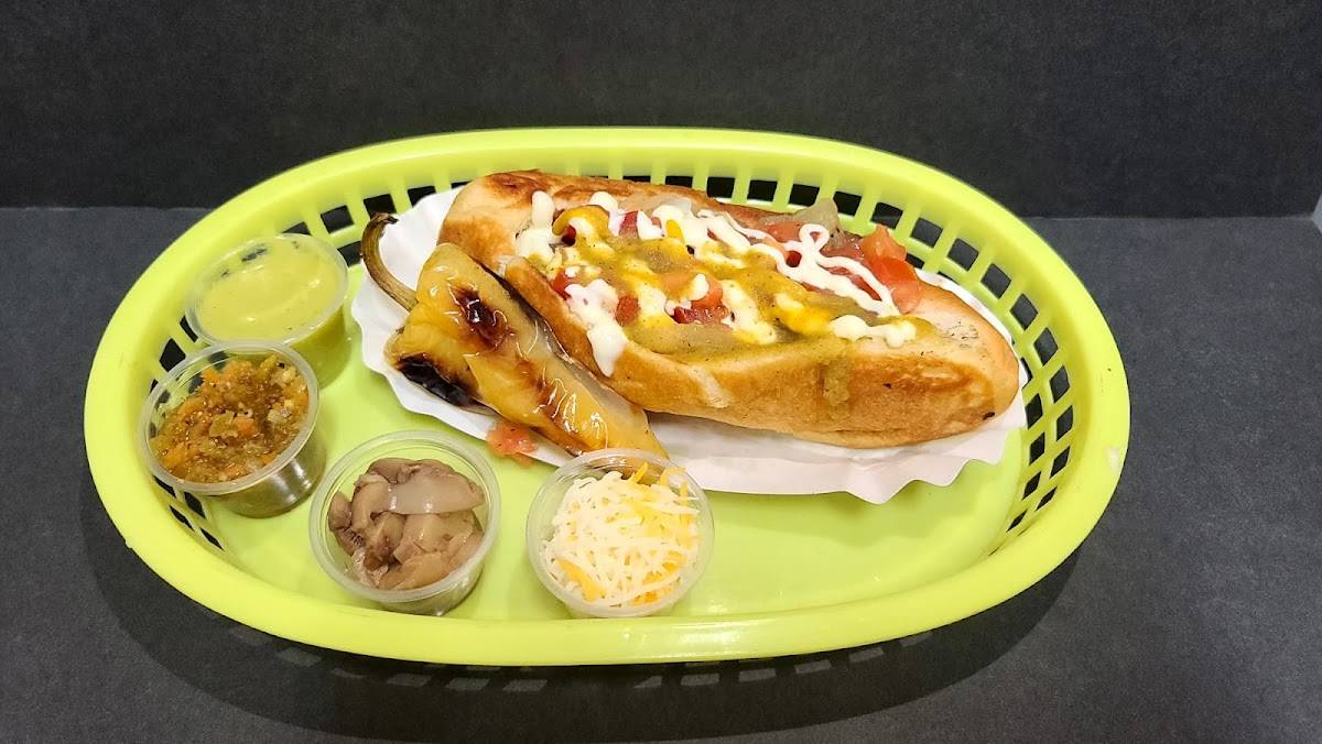 Hot Dogs La Reyna restaurant in Tucson - photo 2