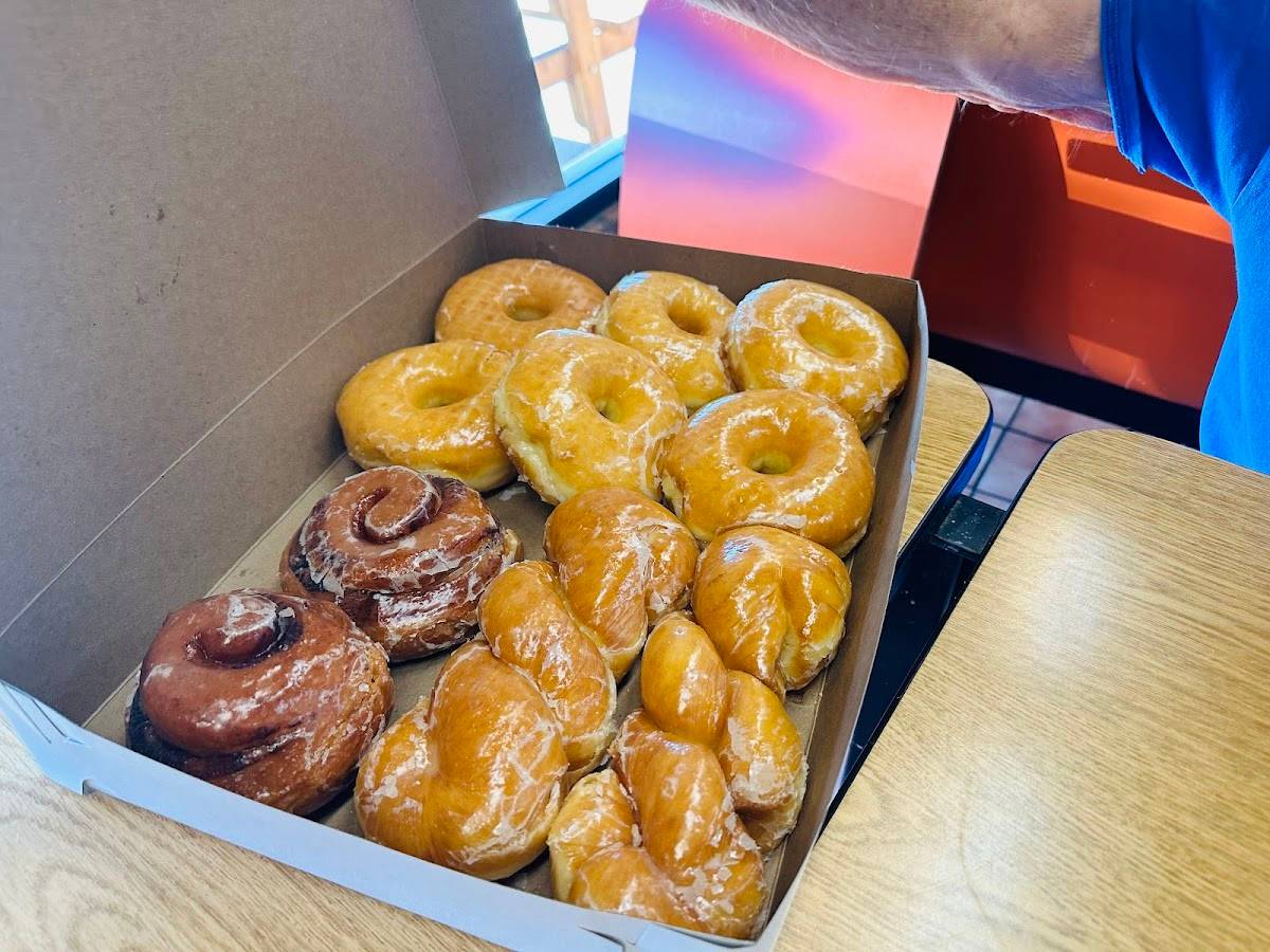 The Original Rainbow Donuts restaurant in Phoenix - photo 3