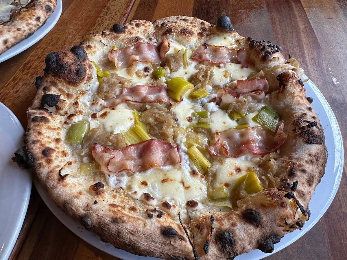 Life of Pie Pizza restaurant in Portland - photo 5