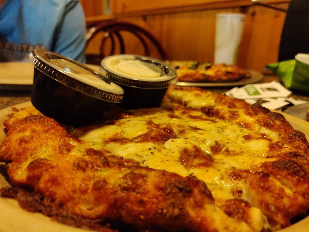 Parkside Pizza restaurant in El Portal - photo 2