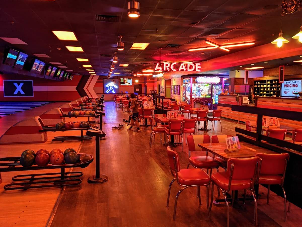 Bowlero Stafford restaurant in Stafford - photo 2