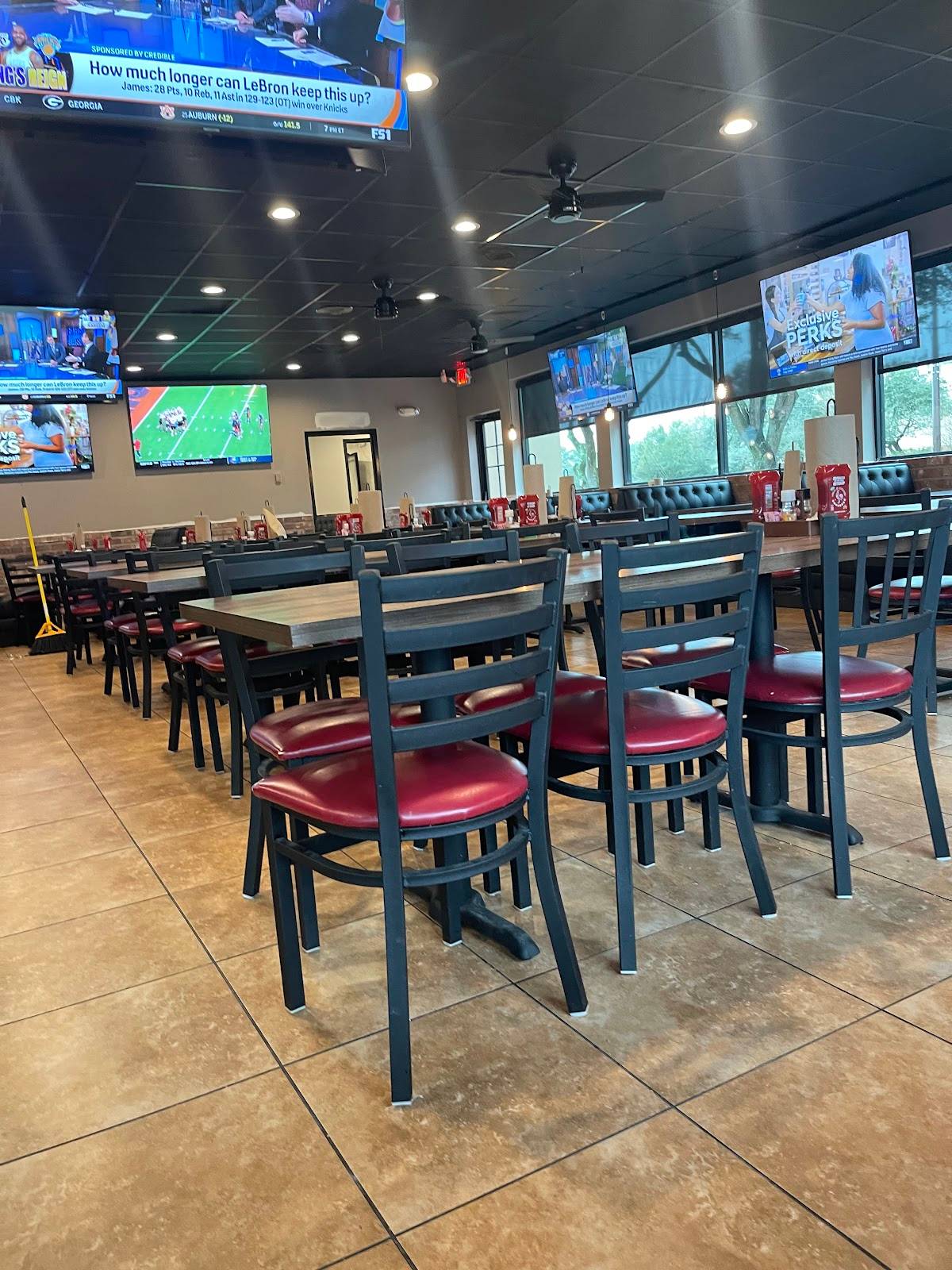 Big City Wings - Copperfield restaurant in Houston - photo 4