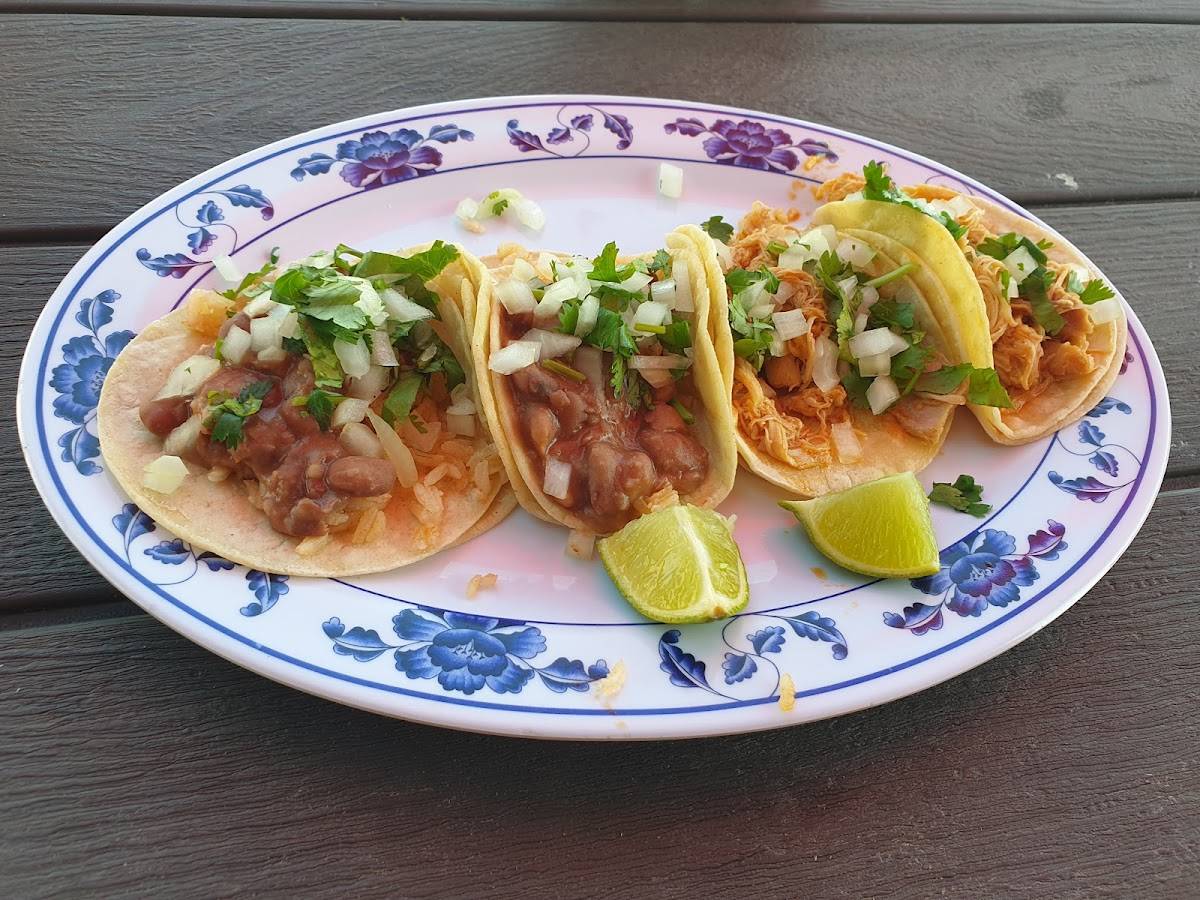 Tacos Toledo Mi Tiendita restaurant in Prineville - photo 2