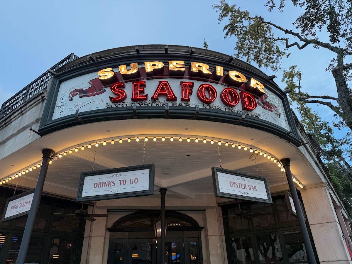 Superior Seafood & Oyster Bar restaurant in New Orleans - photo 2