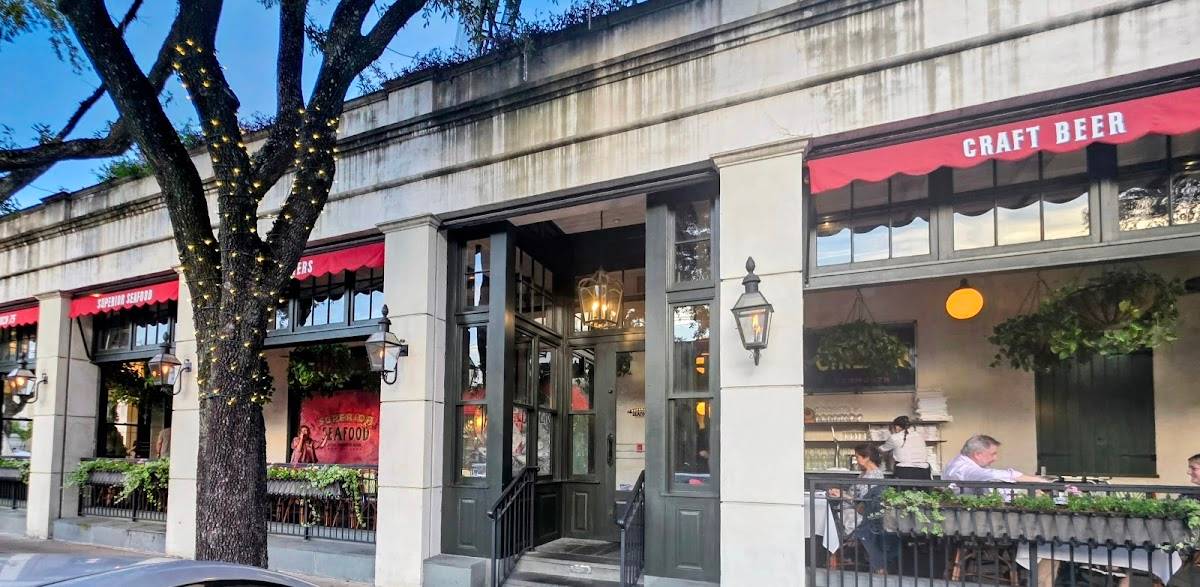Superior Seafood & Oyster Bar restaurant in New Orleans - photo 5