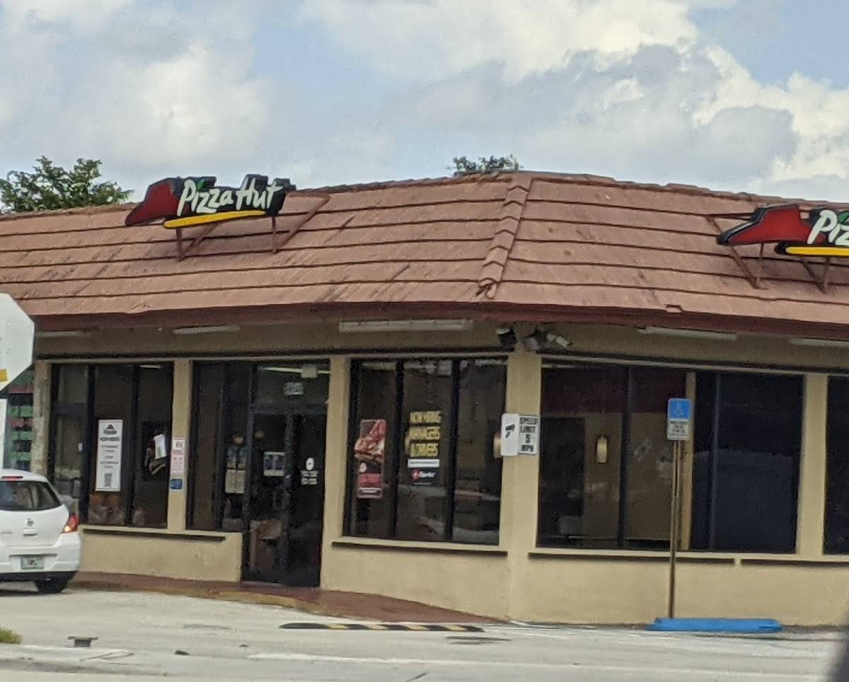 Pizza Hut restaurant in Homestead - photo 5