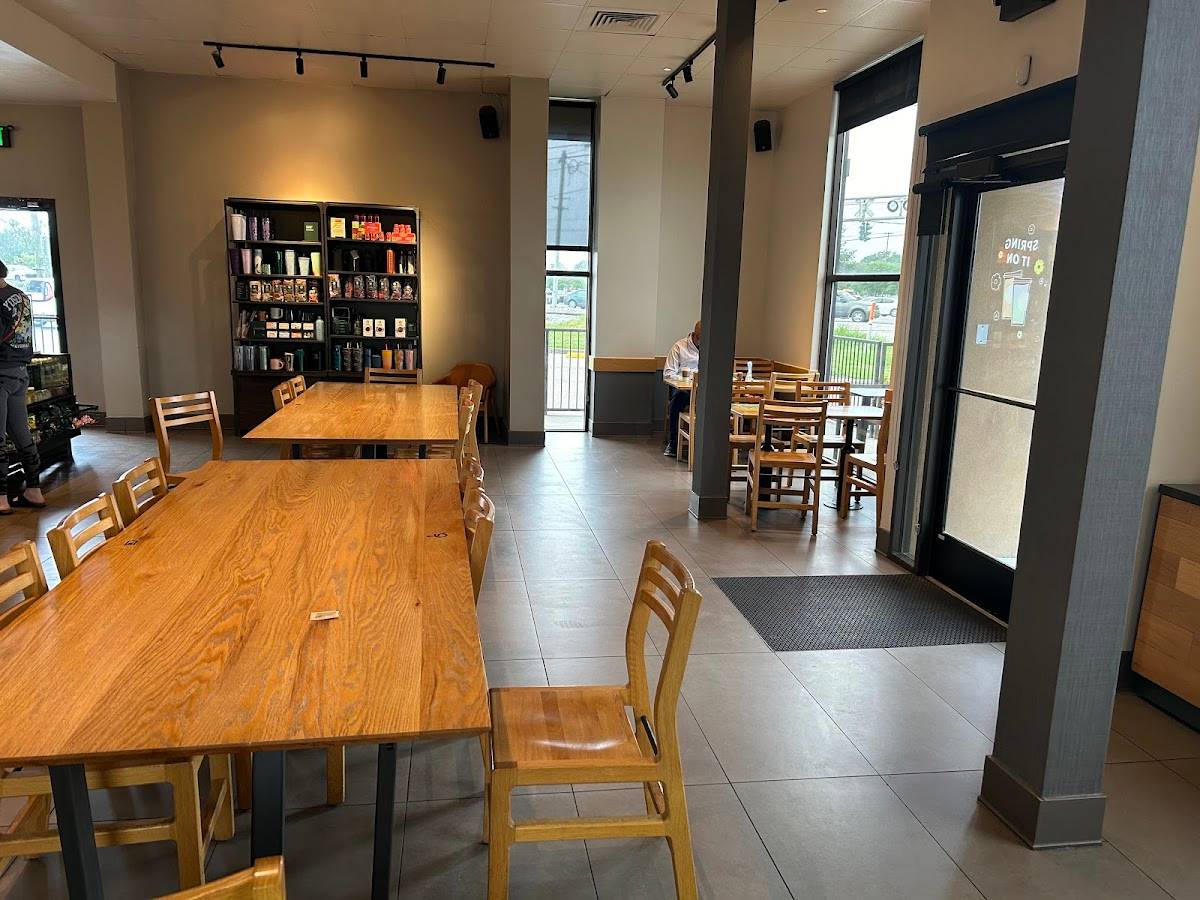 Starbucks restaurant in Terrytown - photo 4
