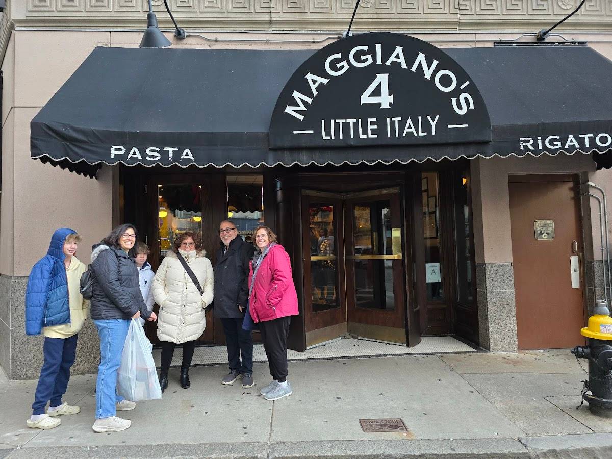 Maggiano's Little Italy restaurant in Boston - photo 5