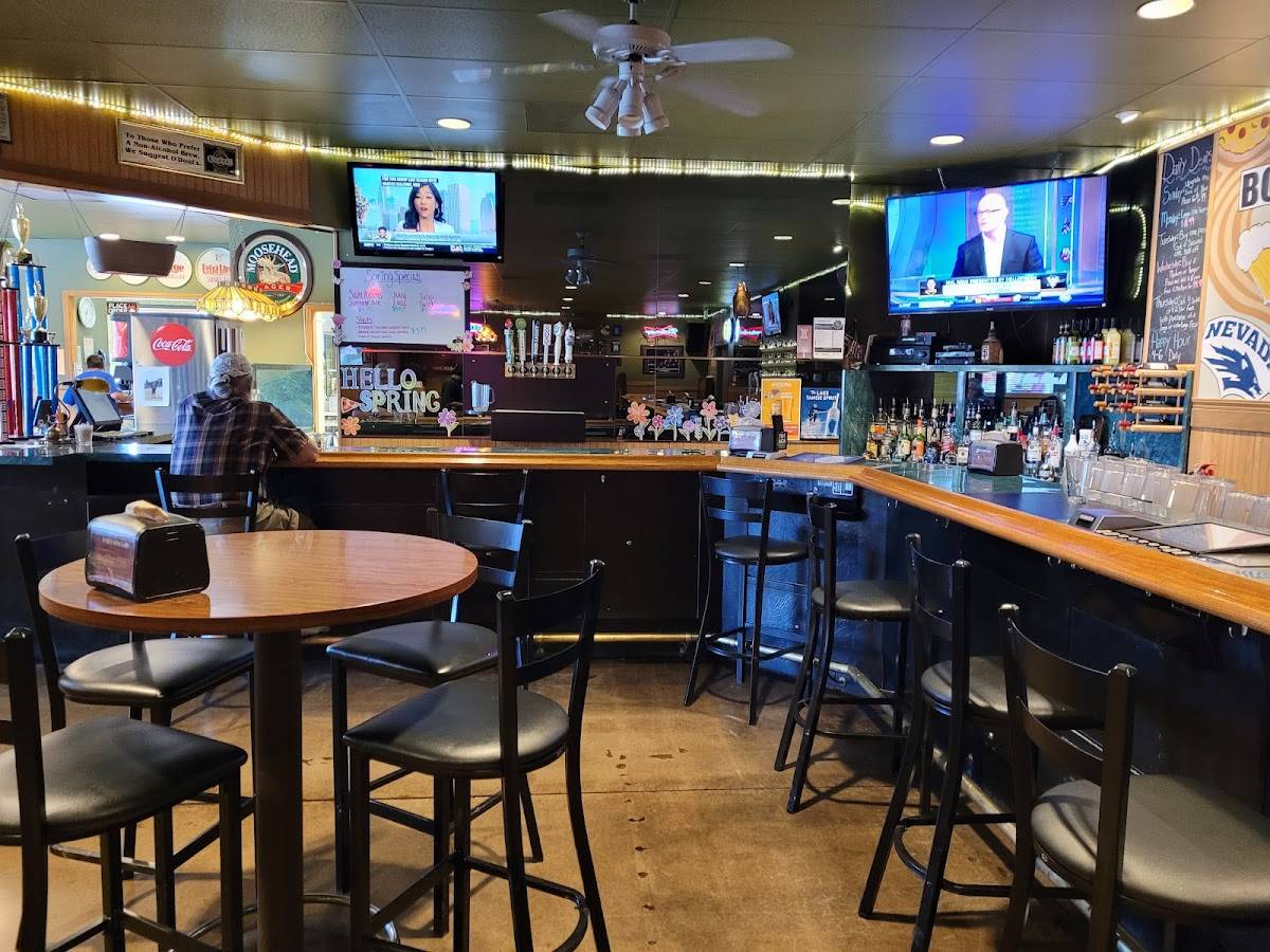 Boulevard Pizza restaurant in Sparks - photo 5