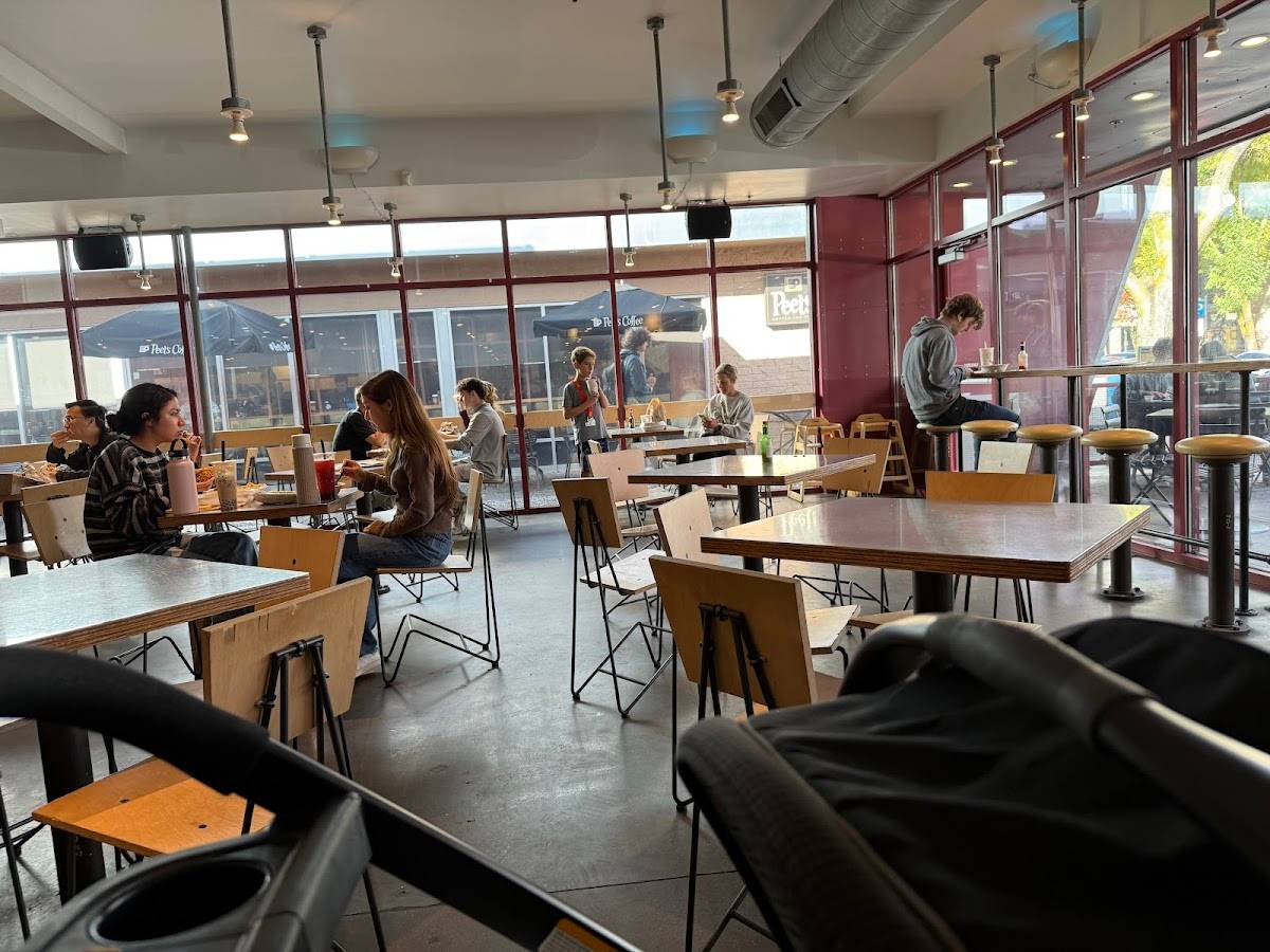 Chipotle Mexican Grill restaurant in Davis - photo 5