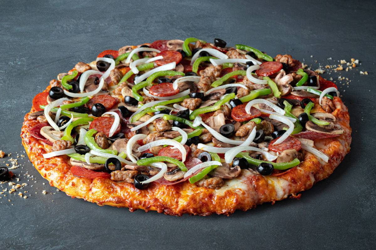 Round Table Pizza restaurant in Oakhurst - photo 4
