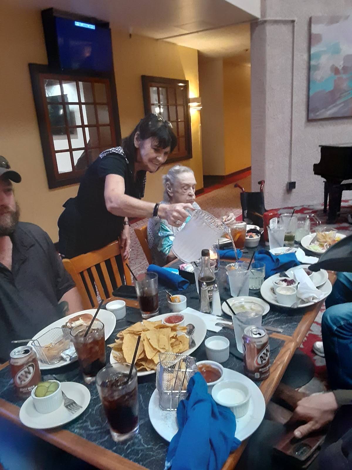 Wilbur's Grill restaurant in Tucson - photo 4