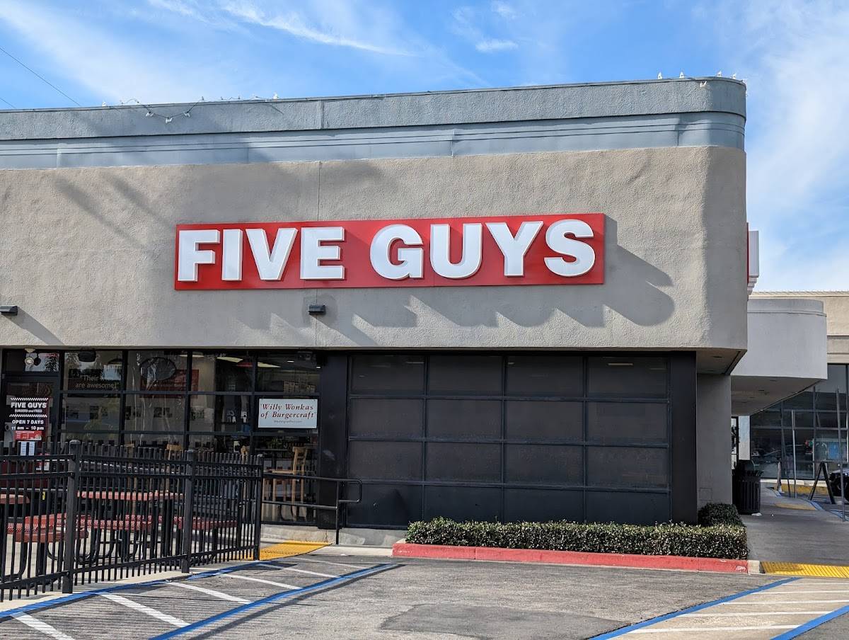 Five Guys restaurant in Huntington Beach - photo 4