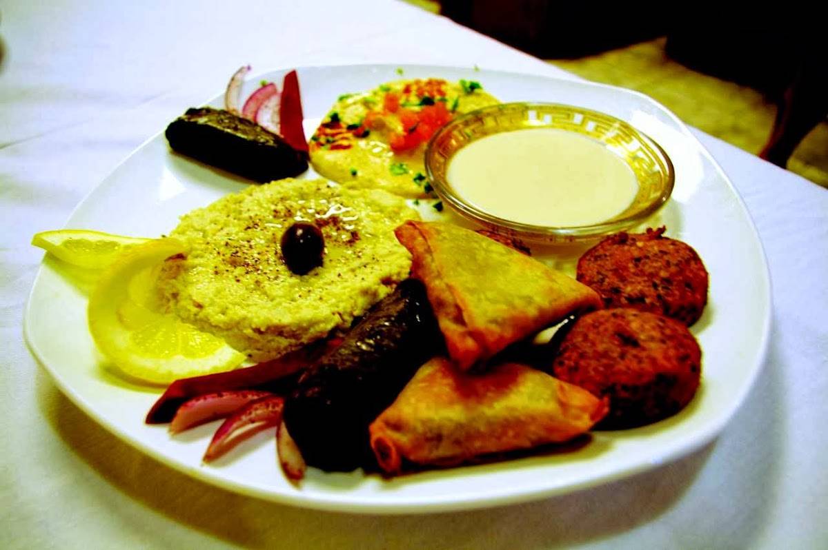 Hummus House restaurant in Hawthorne - photo 2