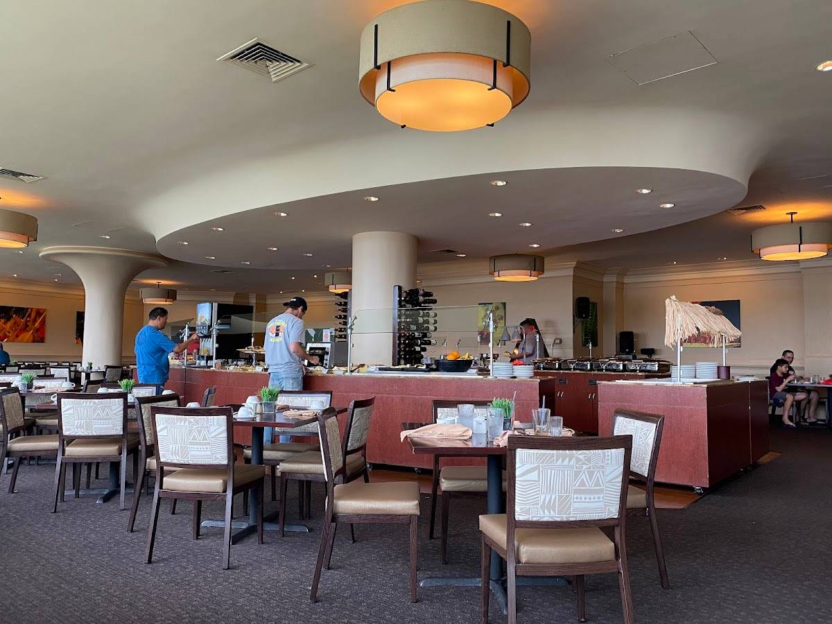 Queens Court Restaurant restaurant in Hilo - photo 5